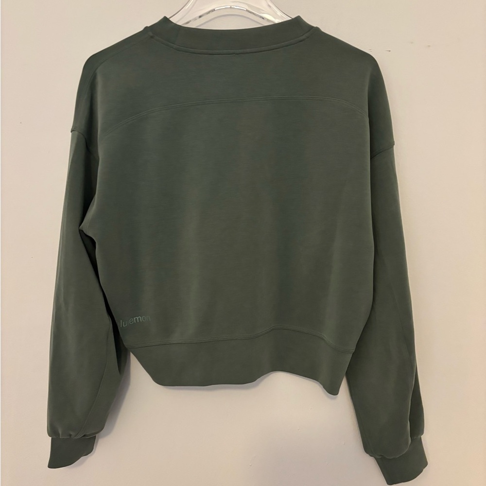 Lululemon Softstreme Perfectly Oversized Cropped Crew Green Athleisure Top - Picture 2 of 5